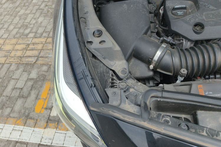 Used Cadillac XT4 2020 Revised Version 28T Two-Wheel Drive Leading Edition Engine Bay Right