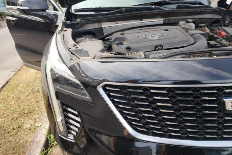 Used Cadillac XT4 2020 28T Two-Wheel-Drive Leading Version Engine Bay Right