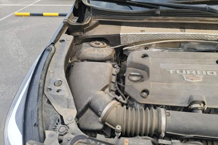 Used Cadillac XT4 2020 Revised Version 28T Two-Wheel Drive Leading Edition Engine Bay Right