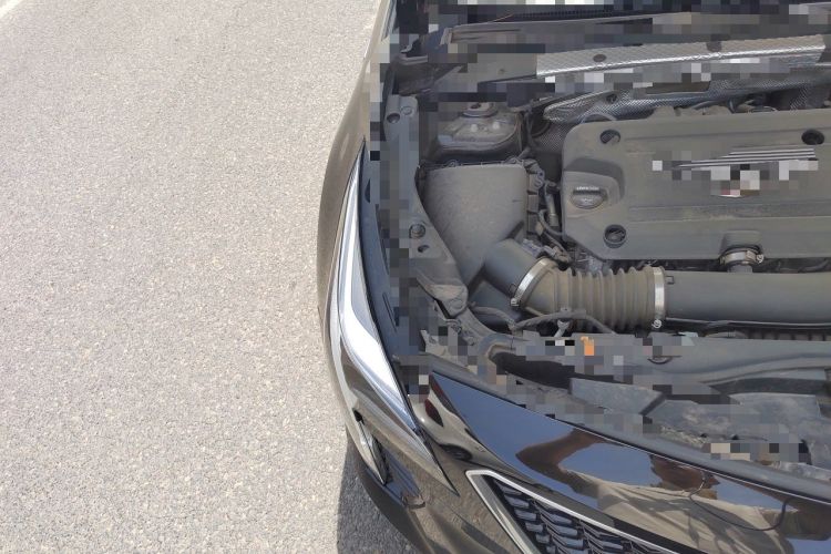 Used Cadillac XT4 2020 28T 4x4 Platinum Sport Edition Engine Bay Right