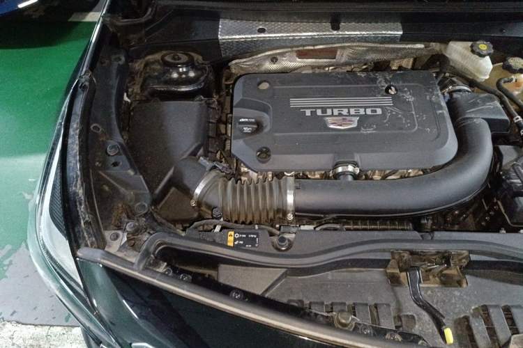 Used Cadillac XT4 2020 28T Two-Wheel Drive Tech Version Engine Bay Right