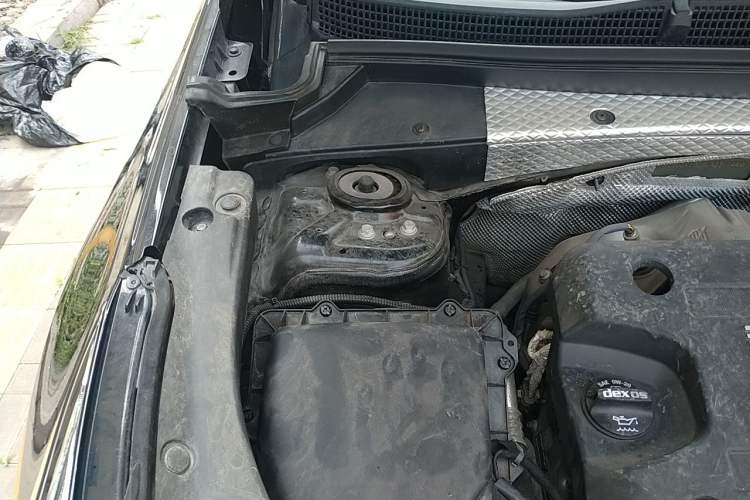 Used Cadillac XT4 2020 Revised Version 28T Two-Wheel Drive Tech Edition Engine Bay Right