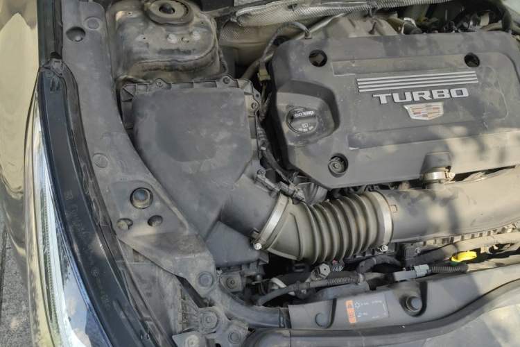 Used Cadillac XT4 2020 28T Two-Wheel-Drive Leading Version Engine Bay Right