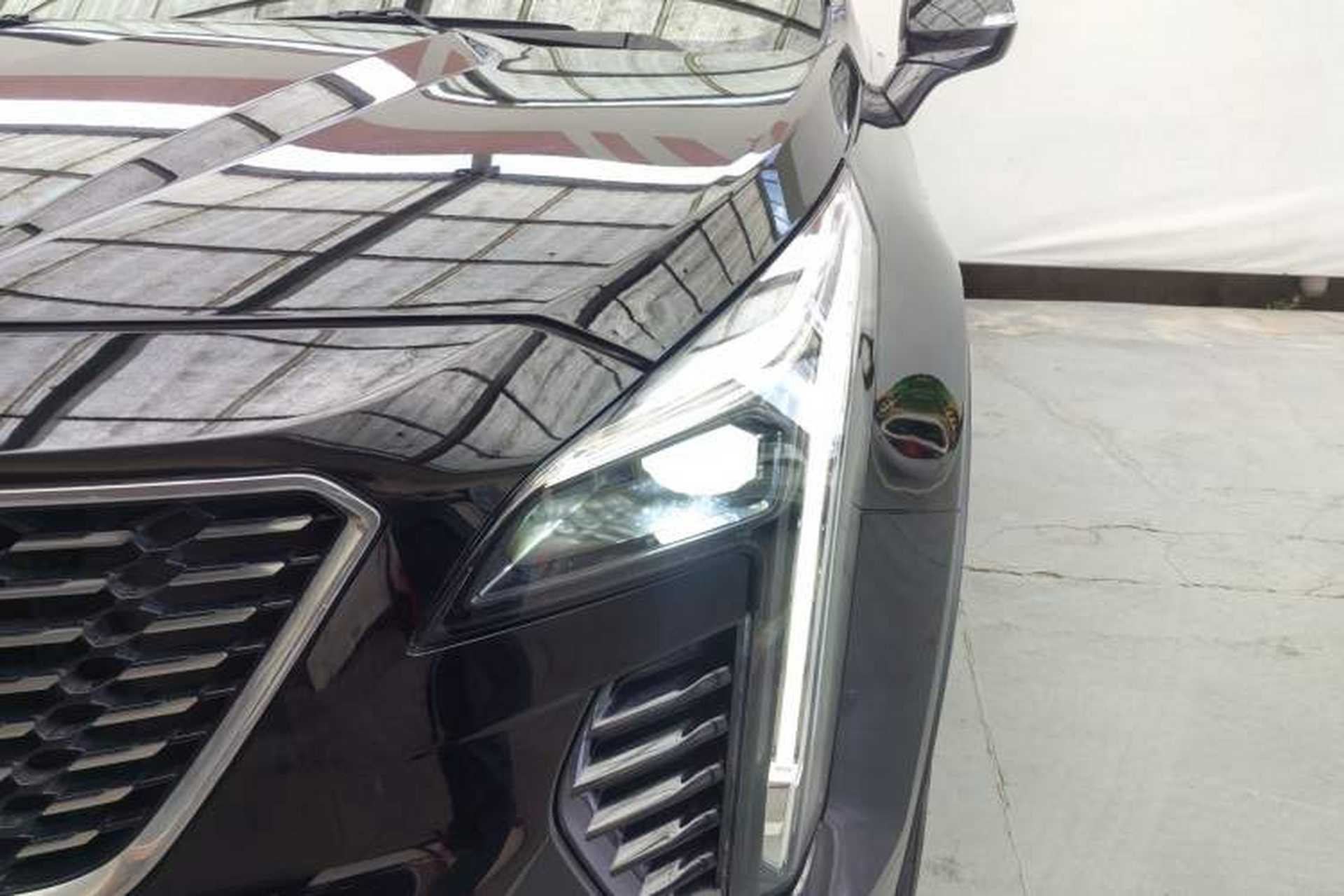 Used Cadillac XT4 2020 28T Two-Wheel-Drive Leading Version Exterior 2