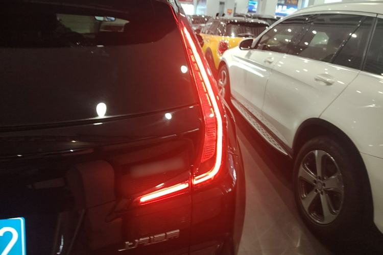 Used Cadillac XT4 2020 28T Two-Wheel-Drive Leading Version Exterior 3