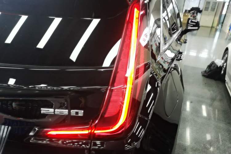 Used Cadillac XT4 2020 28T Two-Wheel-Drive Leading Version Exterior 3