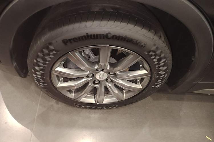 Used Cadillac XT4 2020 28T Two-Wheel-Drive Leading Version Exterior 4