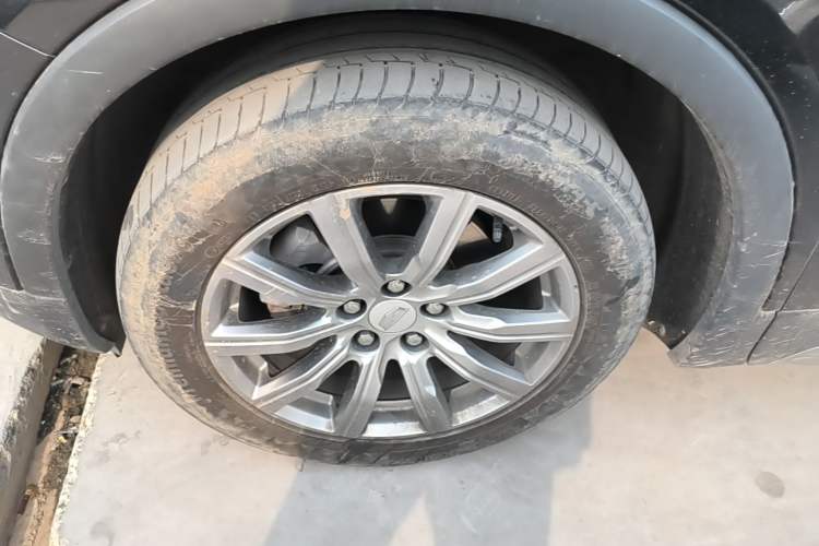 Used Cadillac XT4 2020 Revised Version 28T Two-Wheel Drive Leading Edition Exterior 4