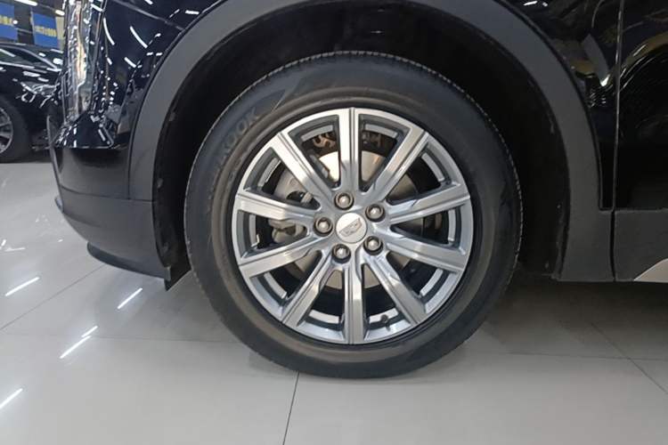 Used Cadillac XT4 2020 Revised Version 28T Two-Wheel Drive Leading Edition Exterior 4