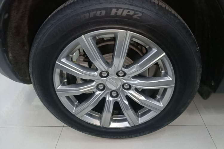Used Cadillac XT4 2020 Revised Version 28T Two-Wheel Drive Leading Edition Exterior 5