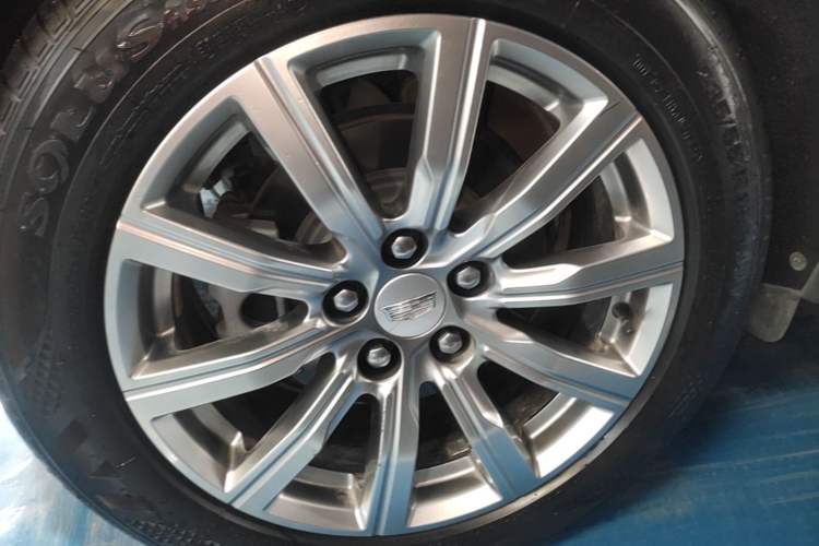 Used Cadillac XT4 2020 Revised Version 28T Two-Wheel Drive Leading Edition Exterior 5