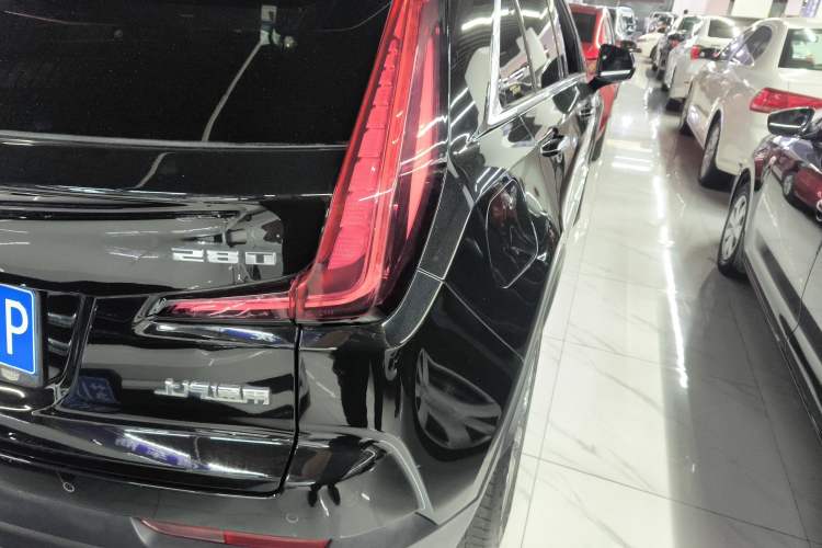 Used Cadillac XT4 2020 28T Two-Wheel-Drive Leading Version Exterior 6