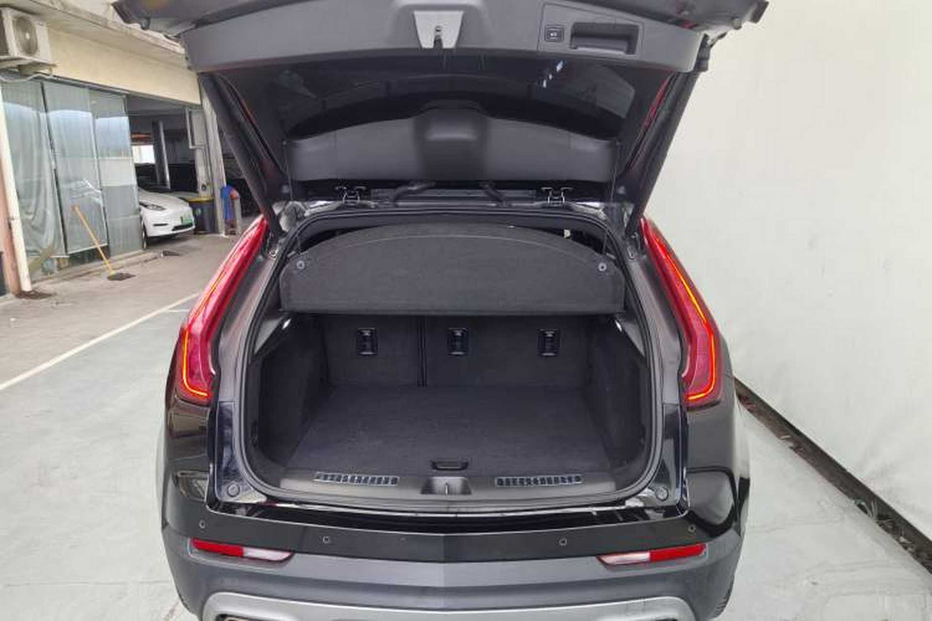 Used Cadillac XT4 2020 28T Two-Wheel-Drive Leading Version Exterior 7