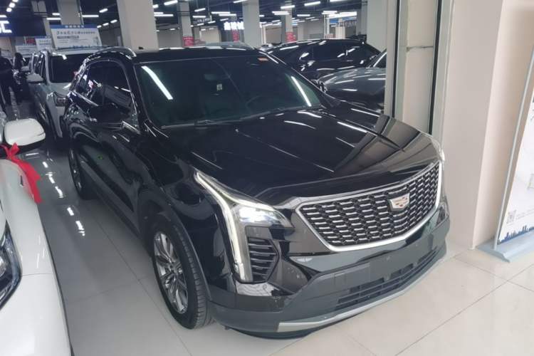 Used Cadillac XT4 2020 Revised Version 28T Two-Wheel Drive Luxury Edition Front Right 45 Deg