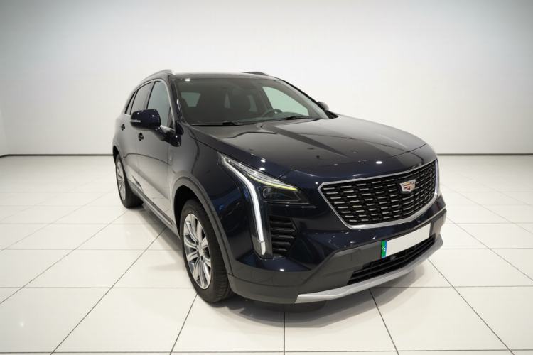 Used Cadillac XT4 2020 28T Two-Wheel-Drive Leading Version Front Right 45 Deg