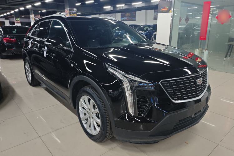 Used Cadillac XT4 2020 Revised Version 28T Two-Wheel Drive Tech Edition Front Right 45 Deg