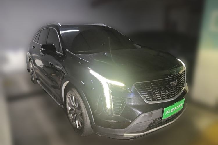 Used Cadillac XT4 2020 Revised Version 28T Two-Wheel Drive Luxury Edition Front Right 45 Deg