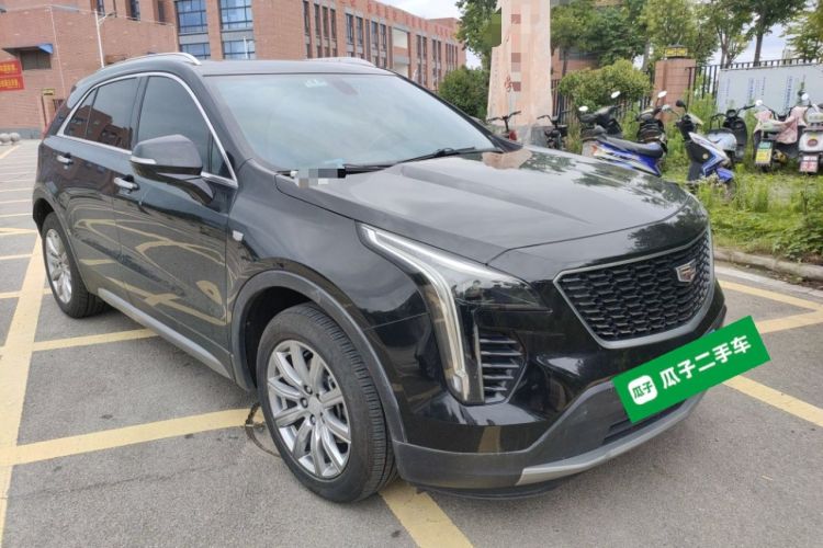 Used Cadillac XT4 2020 28T Two-Wheel-Drive Leading Version Front Right 45 Deg