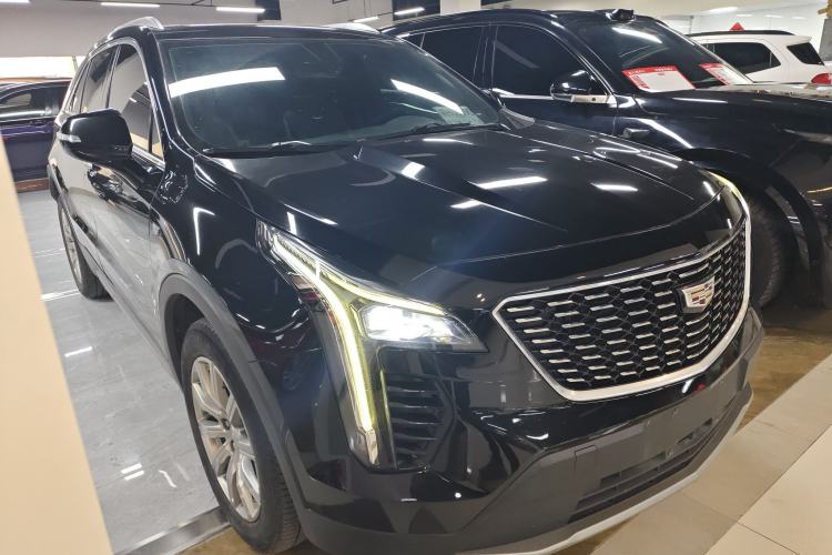 Used Cadillac XT4 2020 Revised Version 28T Two-Wheel Drive Leading Edition Front Right 45 Deg