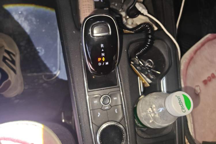 Used Cadillac XT4 2020 Revised Version 28T Two-Wheel Drive Tech Edition Gear Lever