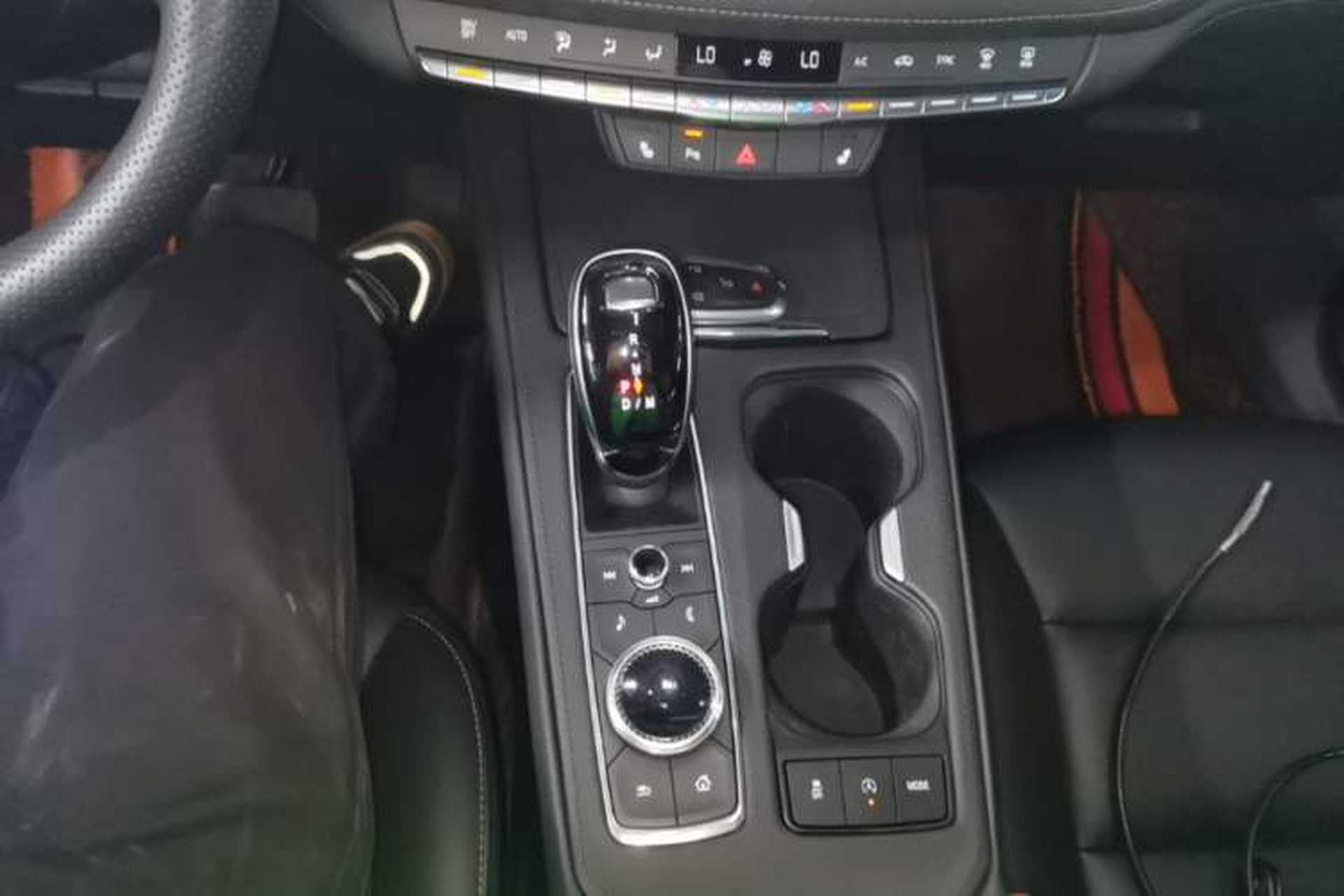 Used Cadillac XT4 2020 Revised Version 28T Two-Wheel Drive Luxury Edition Gear Lever