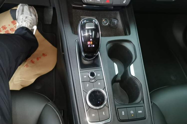 Used Cadillac XT4 2020 28T Two-Wheel-Drive Leading Version Gear Lever