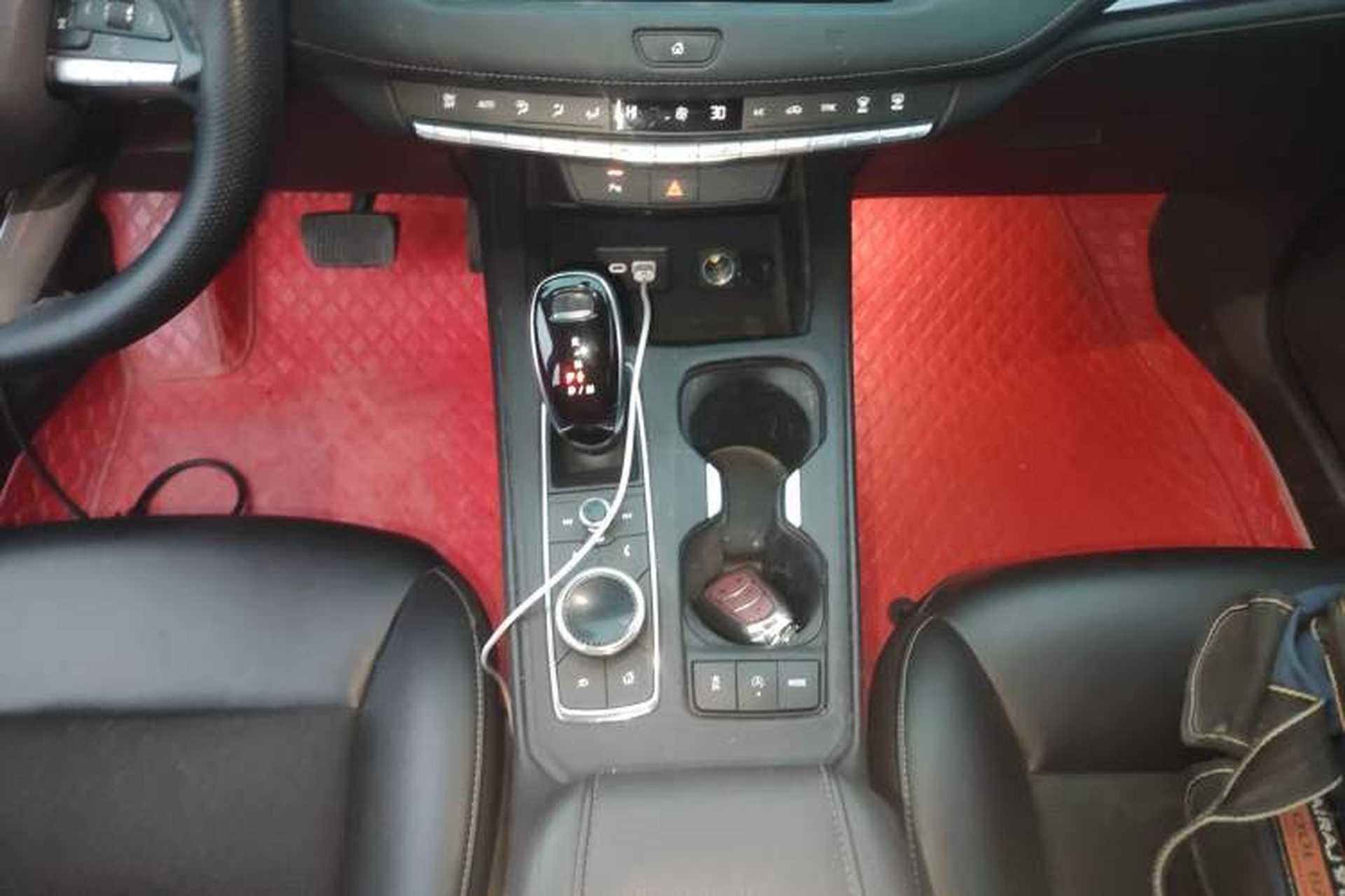 Used Cadillac XT4 2020 Revised Version 28T Two-Wheel Drive Tech Edition Gear Lever