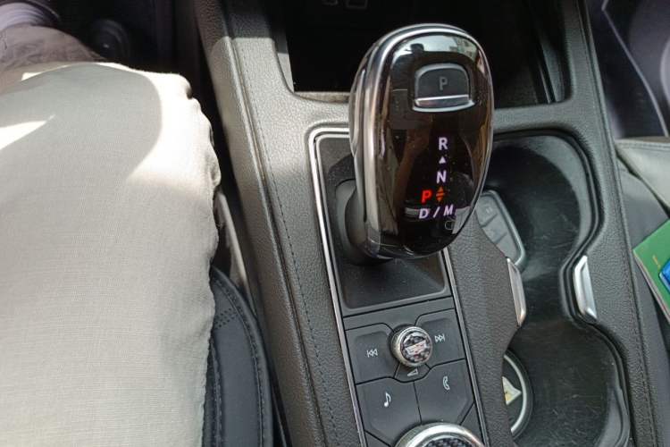 Used Cadillac XT4 2020 Revised Version 28T Two-Wheel Drive Tech Edition Gear Lever