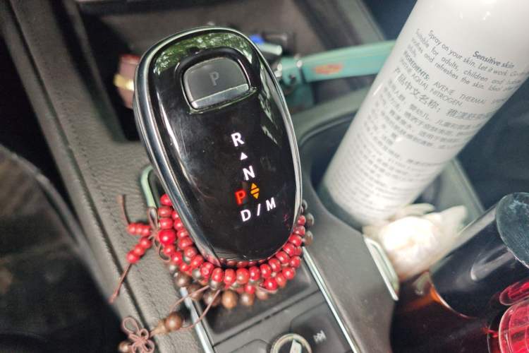 Used Cadillac XT4 2020 28T Two-Wheel Drive Tech Version Gear Lever