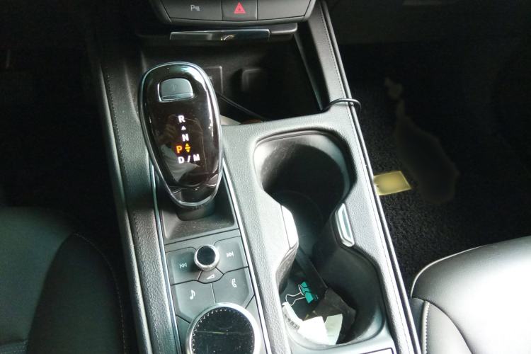 Used Cadillac XT4 2020 Revised Version 28T Two-Wheel Drive Tech Edition Gear Lever