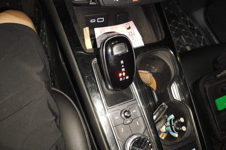 Used Cadillac XT4 2020 Revised Version 28T Two-Wheel Drive Tech Edition Gear Lever
