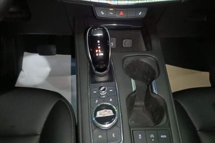 Used Cadillac XT4 2020 Revised Version 28T Two-Wheel Drive Leading Edition Gear Lever