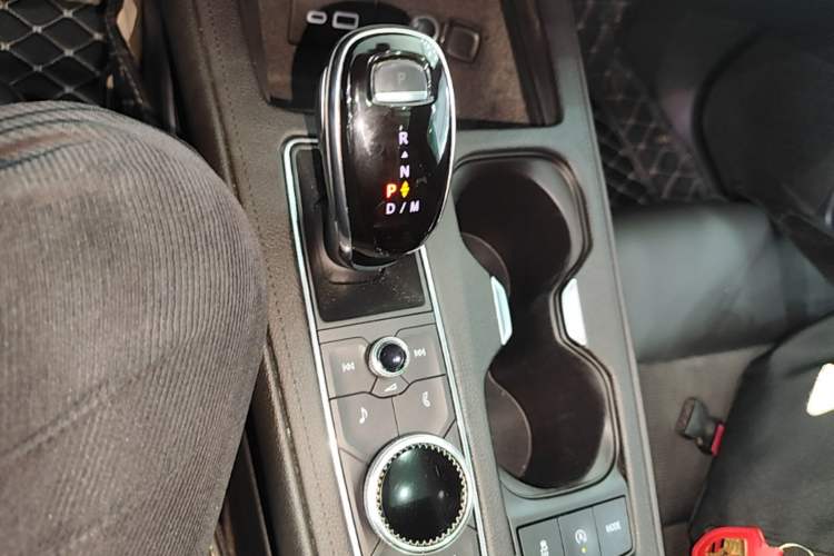 Used Cadillac XT4 2020 Revised Version 28T Two-Wheel Drive Tech Edition Gear Lever