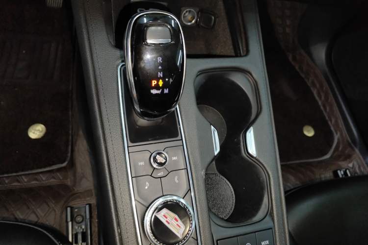 Used Cadillac XT4 2020 Revised Version 28T Two-Wheel Drive Luxury Edition Gear Lever