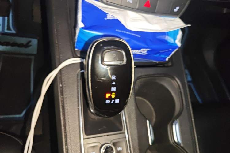 Used Cadillac XT4 2020 28T Two-Wheel Drive Luxury Sport Edition Gear Lever