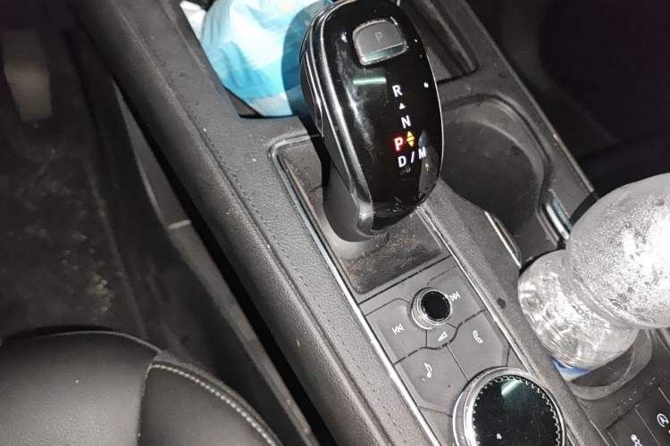Used Cadillac XT4 2020 Revised Version 28T Two-Wheel Drive Luxury Edition Gear Lever