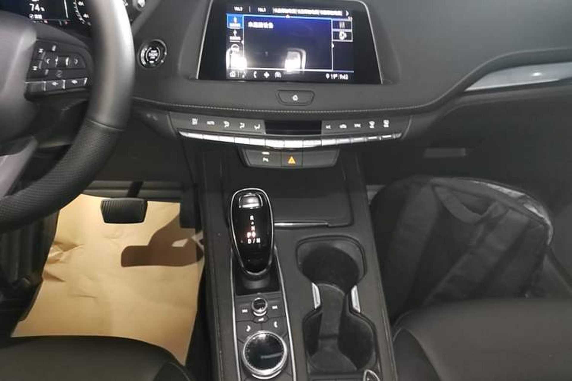Used Cadillac XT4 2020 Revised Version 28T Two-Wheel Drive Tech Edition Gear Lever