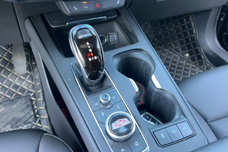 Used Cadillac XT4 2020 Revised Version 28T Two-Wheel Drive Luxury Edition Gear Lever