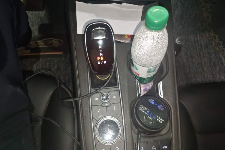 Used Cadillac XT4 2020 Revised Version 28T Two-Wheel Drive Tech Edition Gear Lever