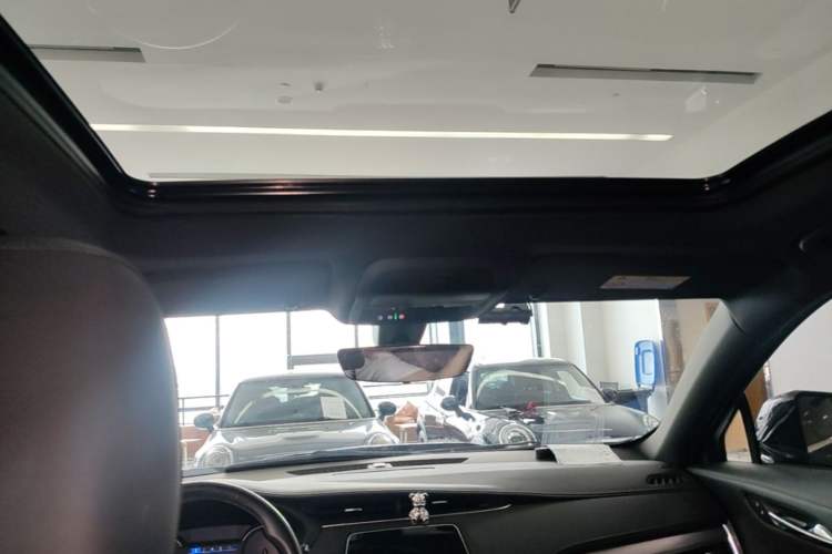 Used Cadillac XT4 2020 Revised Version 28T Two-Wheel Drive Luxury Edition Headliner