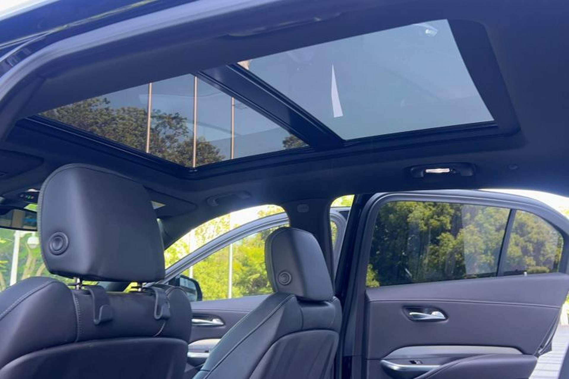 Used Cadillac XT4 2020 Revised Version 28T Two-Wheel Drive Luxury Edition Headliner
