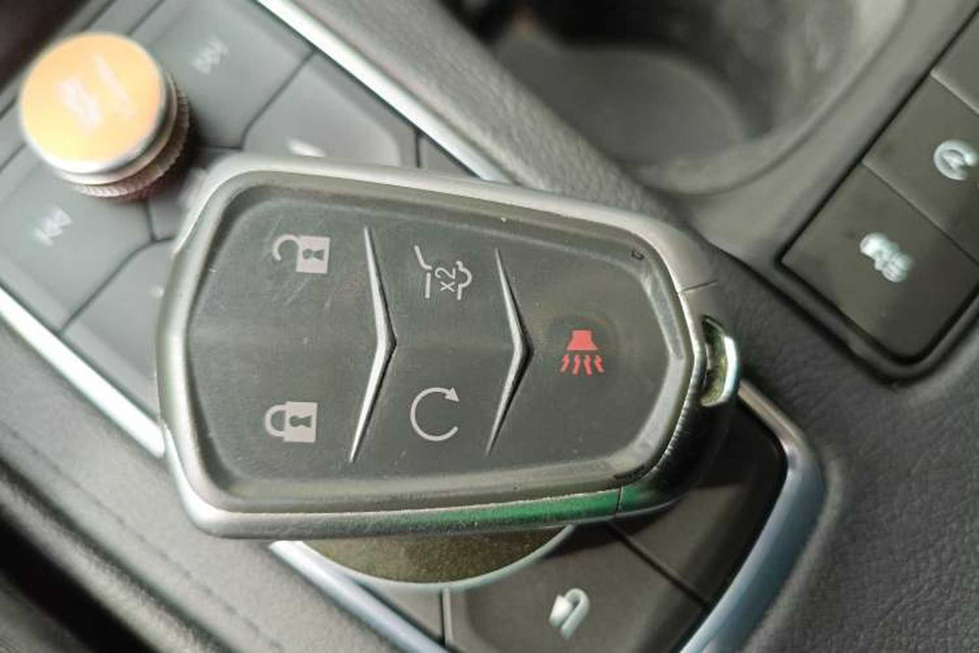 Used Cadillac XT4 2020 28T Two-Wheel-Drive Leading Version Interior 1