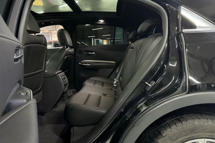 Used Cadillac XT4 2020 28T Two-Wheel-Drive Leading Version Interior 11
