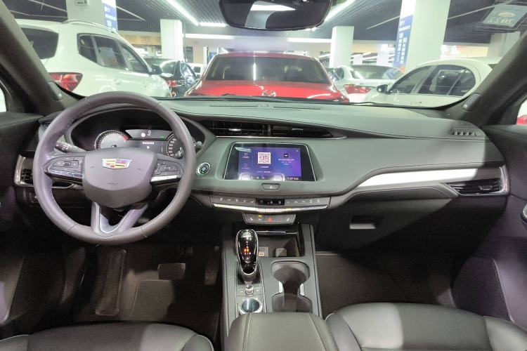 Used Cadillac XT4 2020 28T Two-Wheel-Drive Leading Version Interior 2