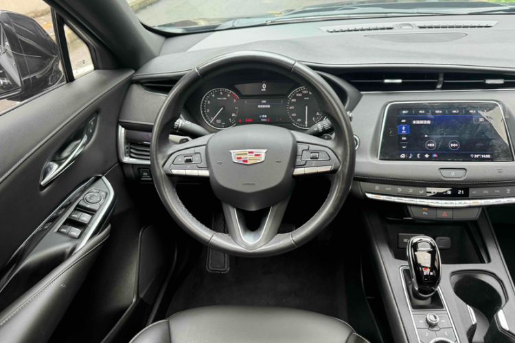 Used Cadillac XT4 2020 Revised Version 28T Two-Wheel Drive Tech Edition Interior 2