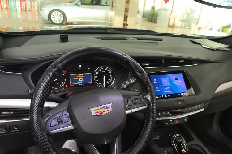 Used Cadillac XT4 2020 Revised Version 28T Two-Wheel Drive Leading Edition Interior 2