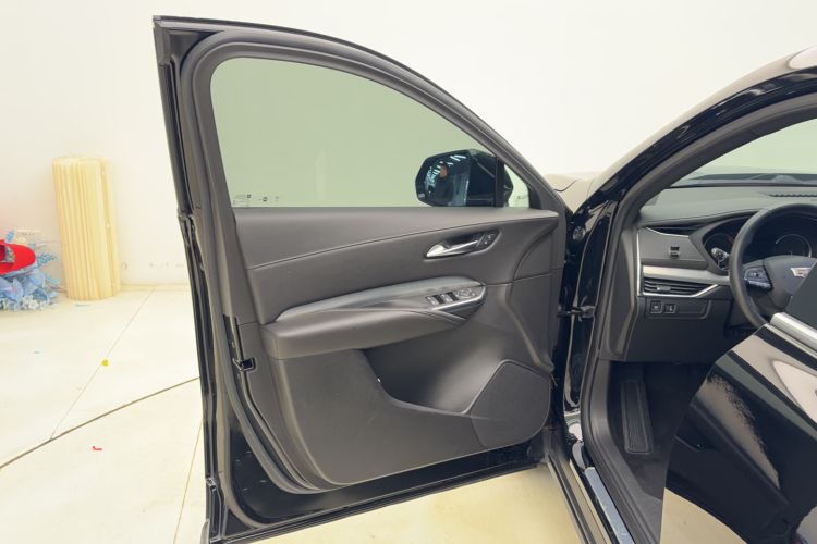 Used Cadillac XT4 2020 Revised Version 28T Two-Wheel Drive Luxury Edition Interior 2
