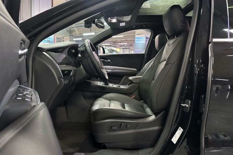 Used Cadillac XT4 2020 28T Two-Wheel-Drive Leading Version Interior 3