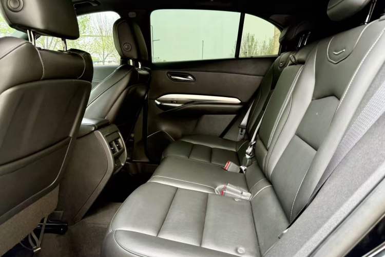 Used Cadillac XT4 2020 Revised Version 28T Two-Wheel Drive Leading Edition Interior 3