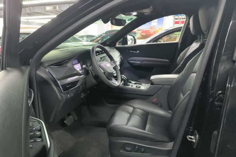 Used Cadillac XT4 2020 28T Two-Wheel-Drive Leading Version Interior 3